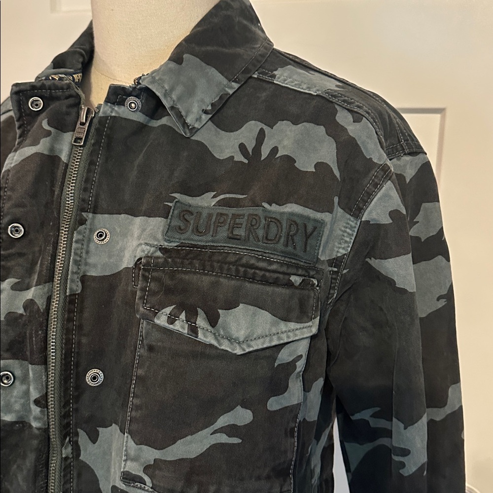 Superdry women Riley Rookie cropped cotton Sea Camo zipper snaps badge 8 Jacket - Picture 7 of 16